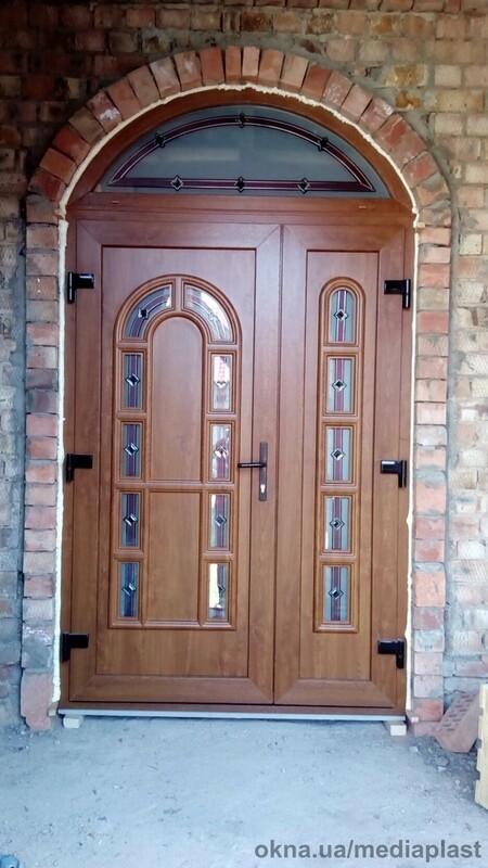 Двери вхідні з панелю О-02 вітраж3